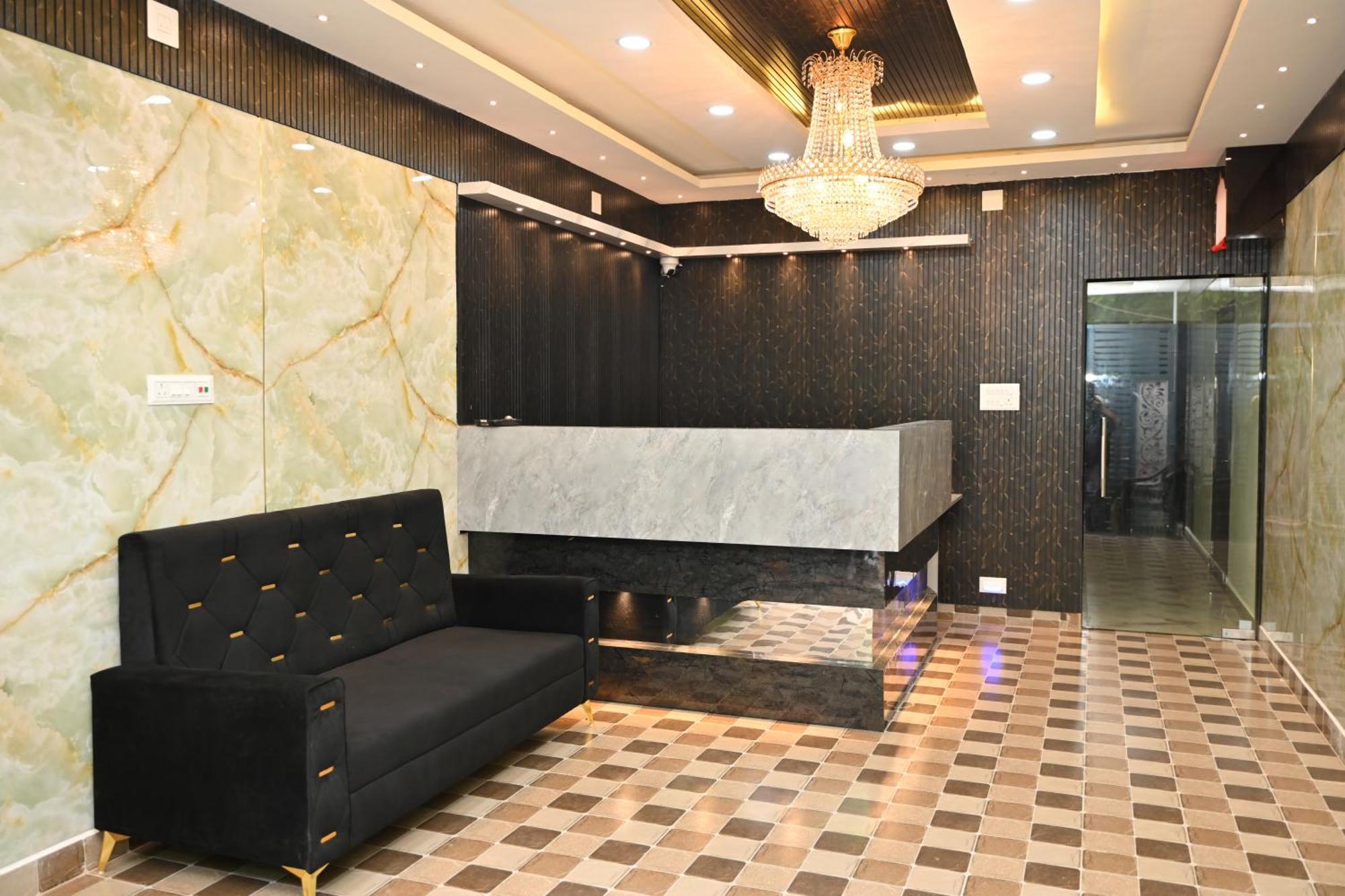 The Vintage Plaza Hotel Baripada Buitenkant foto
